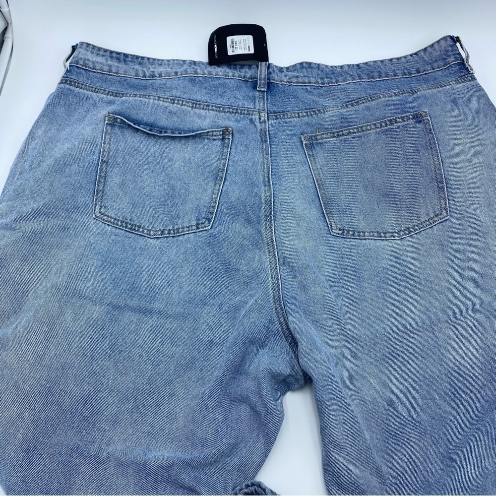 Fashion Nova Women's Size 22 Distressed Light Medium Denim Jeans - Picture 3 of 7